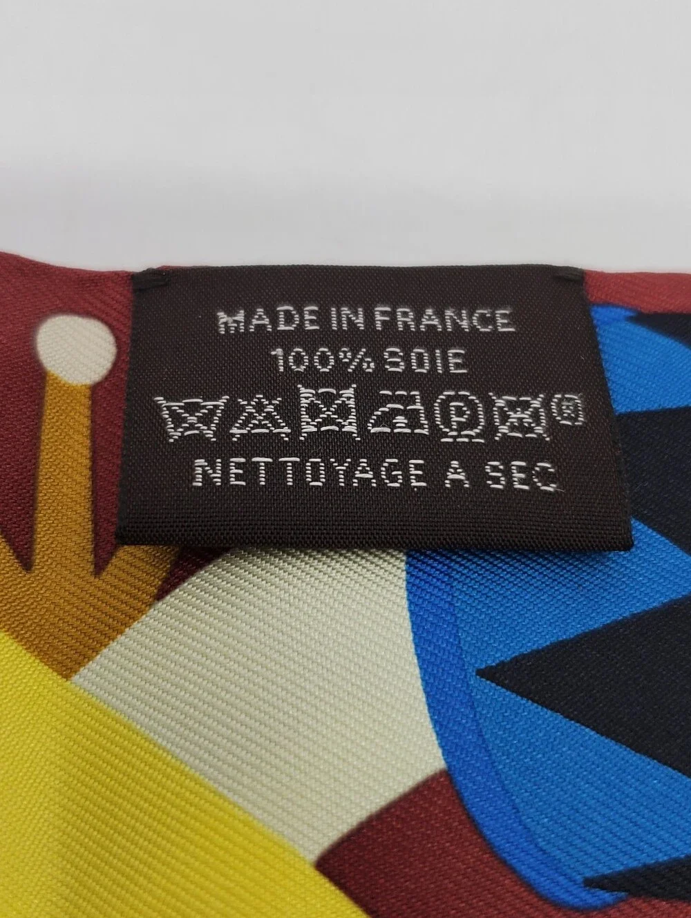 Hermes Parade En Fanfare Twilly Scarf - Picture 8 of 9
